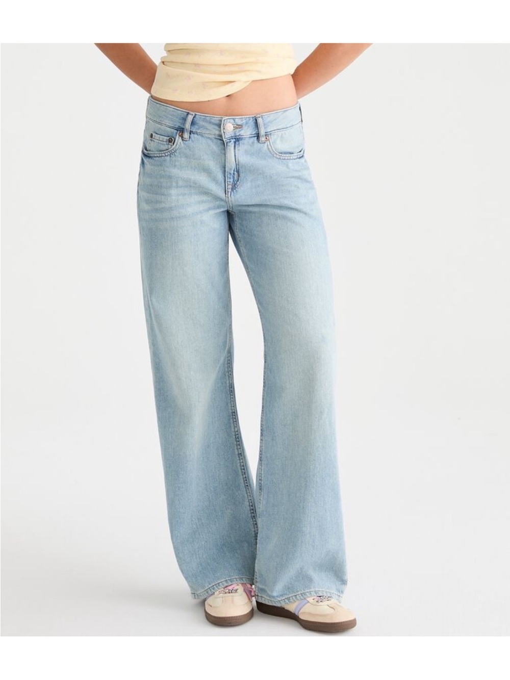 Aeropostale Light Wash Wide Leg Jeans